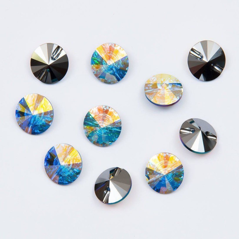 Пуговицы Swarovski в наличии