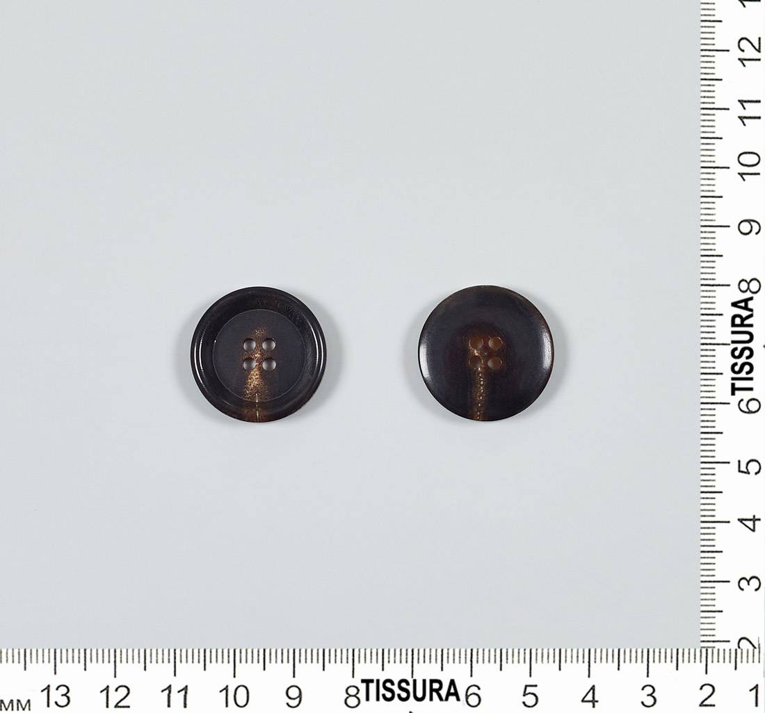 Пуговица из натурального рога, глянцевая. Цвет темно-коричневый в наличии