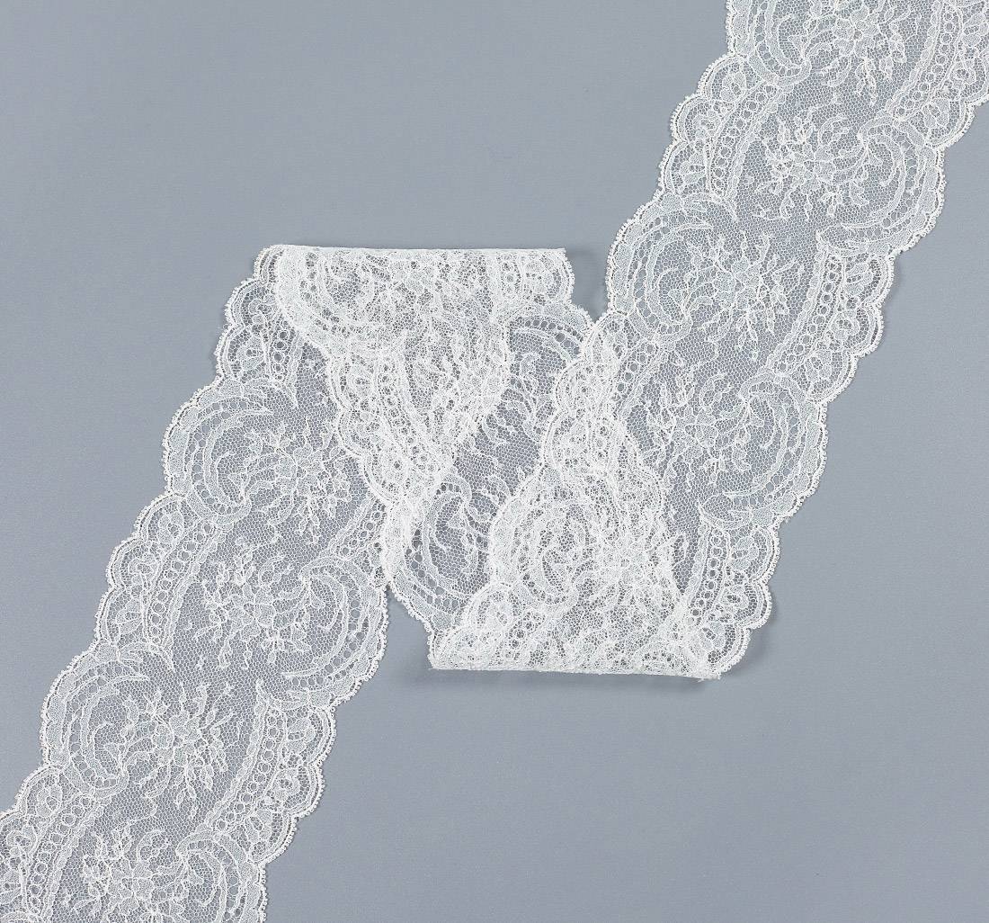 Тесьма кружевная в наличии