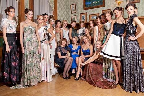Логотип ''Ирина Дегтярева. Новая коллекция haute couture «Немного солнца в холодной воде»'' Логотип ''Ирина Дегтярева. Новая коллекция haute couture «Немного солнца в холодной воде»''