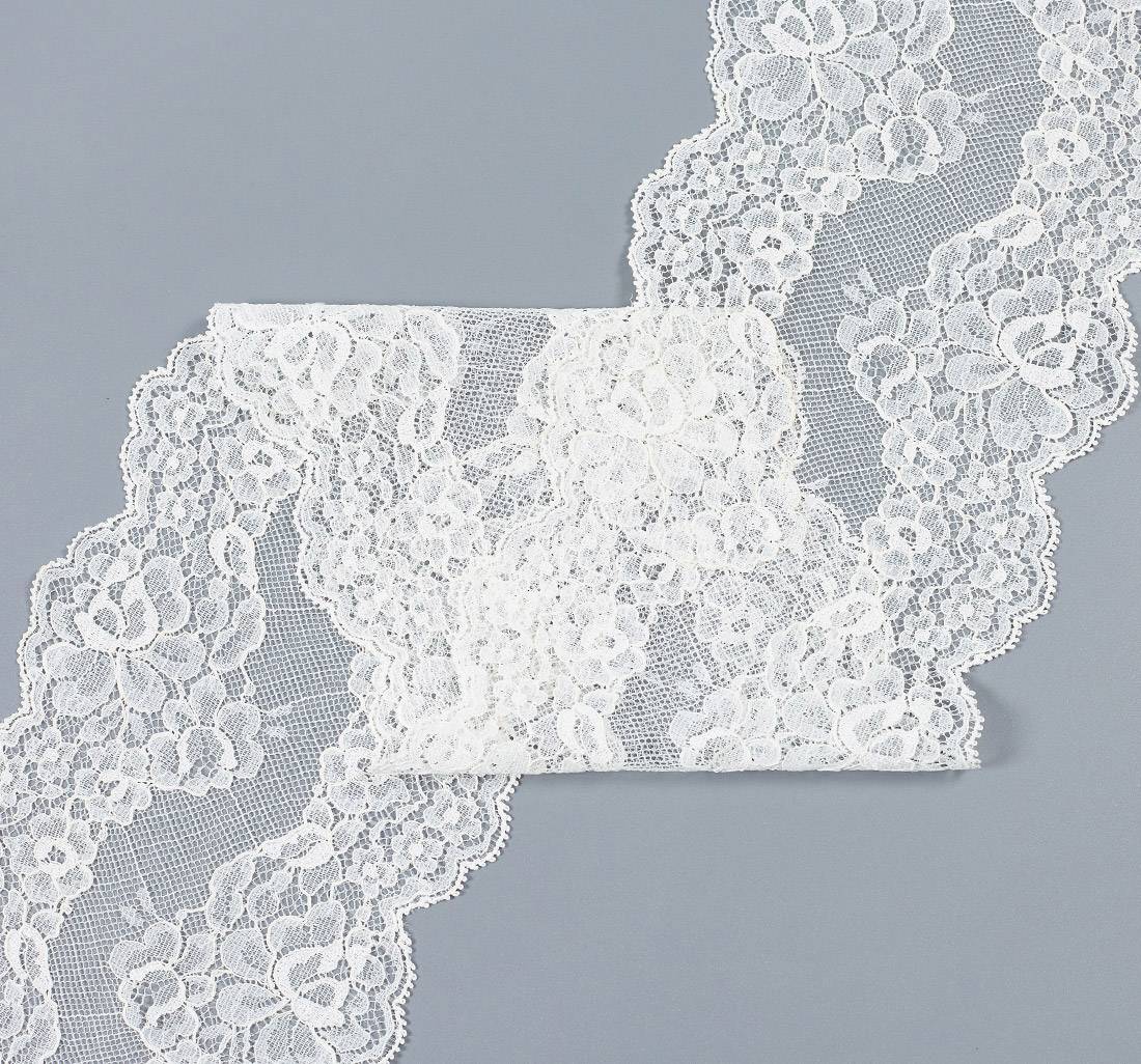 Тесьма кружевная в наличии