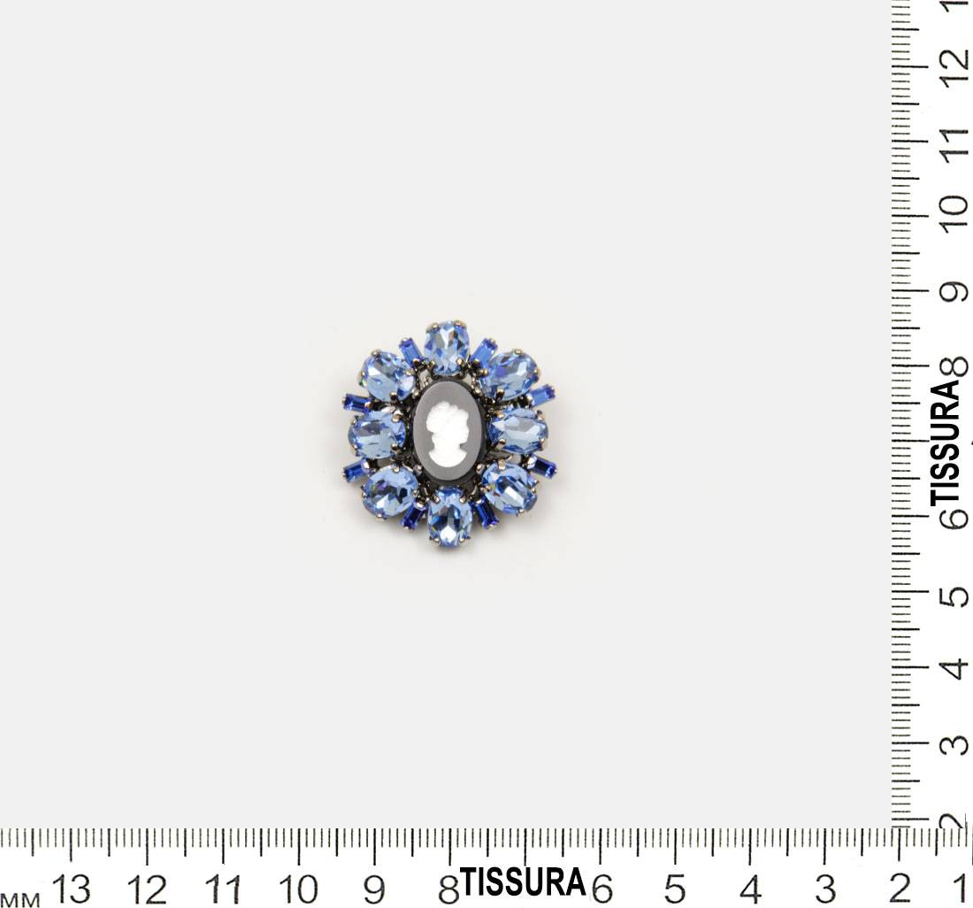 Брошь-камея со стразами Swarovski в наличии
