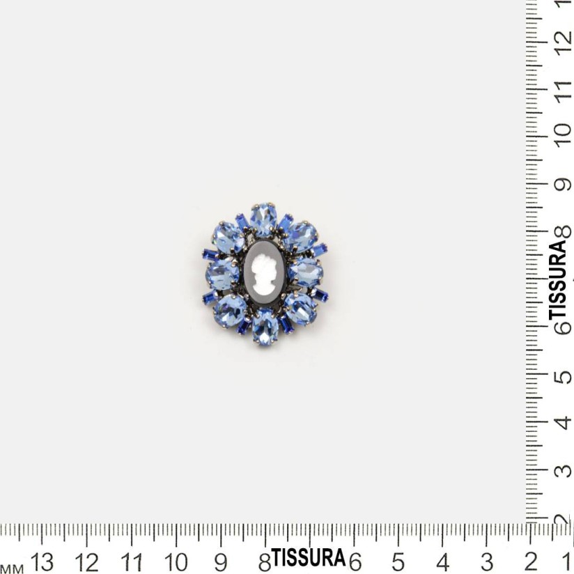 Брошь-камея со стразами Swarovski в наличии