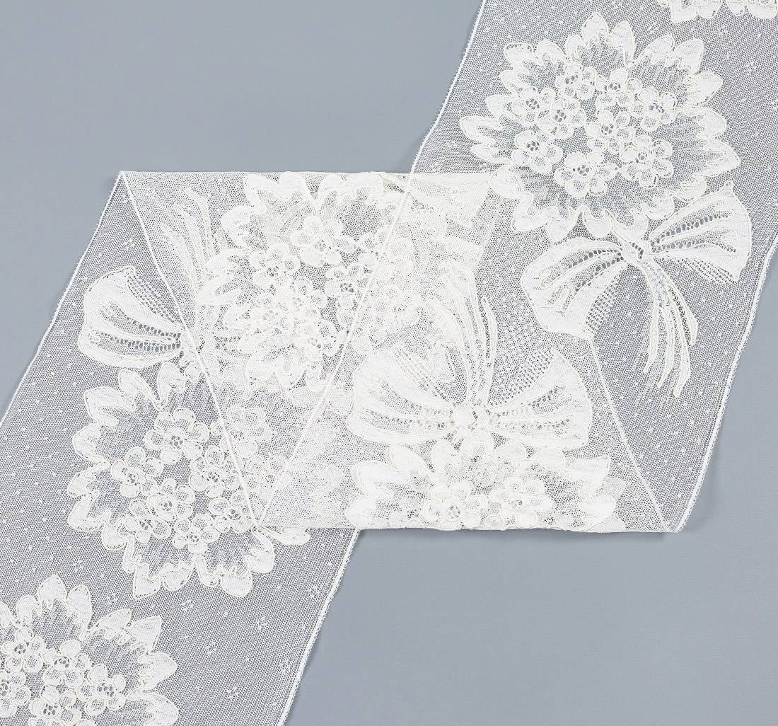 Тесьма кружевная в наличии